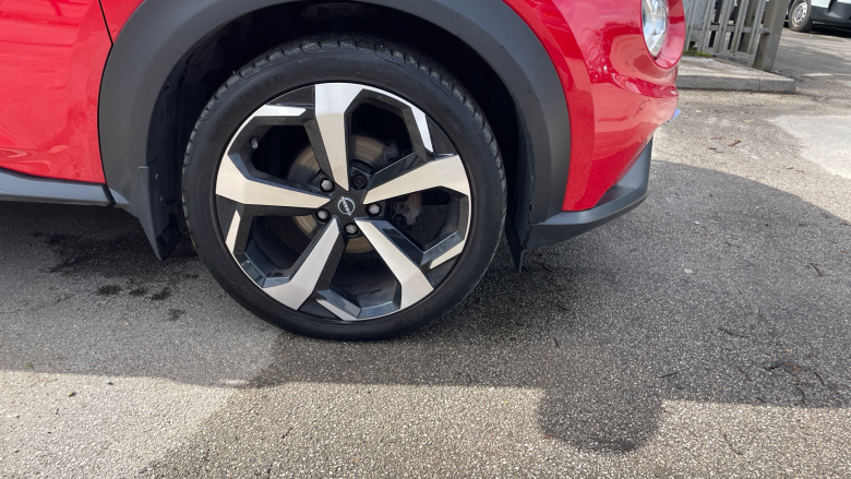 Nissan Juke 1.0 DiG-T 114 Tekna 5dr DCT Petrol Hatchback